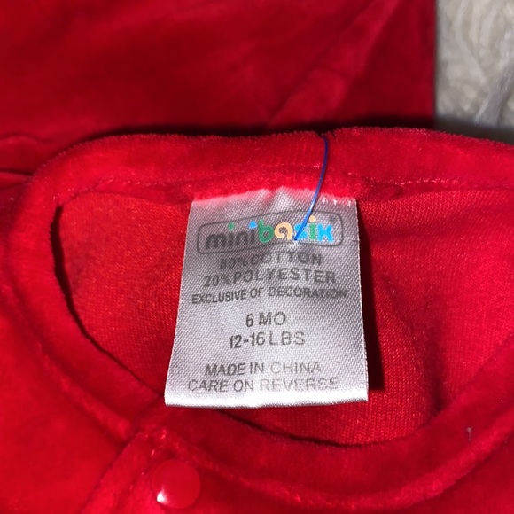 MiniBasik Red “Baby’s 1st Christmas” 2Pc Onesie With Hat. Size: 6 Mo/ 12-16 Lbs - Picture 6 of 7